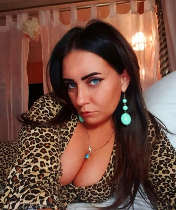 У меня опыт, и я знаю, как доставить настоящее удовольствие.
🌹 Мои нежные прикосновения и заботливые руки смогут расслабить тебя и довести до экстаза.
💃 Я готова исполнить все твои желания и фантазии. Мои услуги включают классический секс, оральные ласки, массаж и многое другое.
💋 Ты можешь полностью расслабиться, ведь все встречи со мной абсолютно конфиденциальны.
📷 У меня есть свежие фото, которые покажут тебе всю мою красоту.
🌟 Мои клиенты остаются довольными и всегда хотят вернуться ко мне снова.
🌃 Я жду тебя в Москве, чтобы сделать твои самые сокровенные мечты реальностью. Не упусти возможность испытать незабываемое удовольствие со мной! 💋 Яна